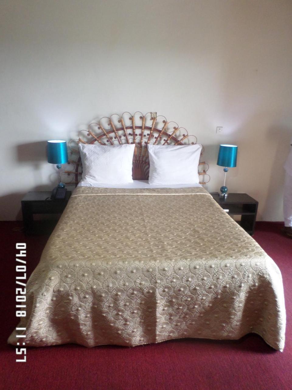 Hotel Azur Яунде Екстер'єр фото