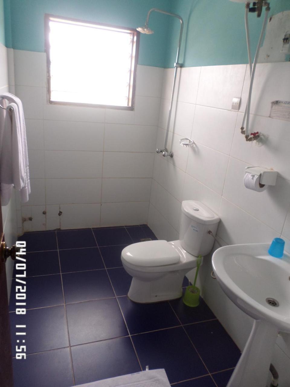 Hotel Azur Яунде Екстер'єр фото
