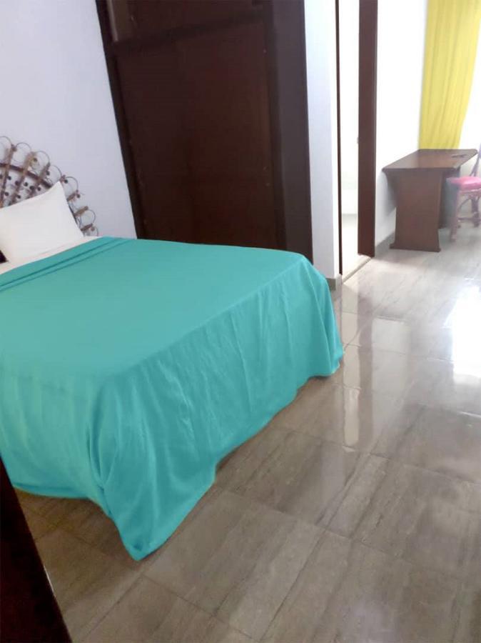 Hotel Azur Яунде Екстер'єр фото