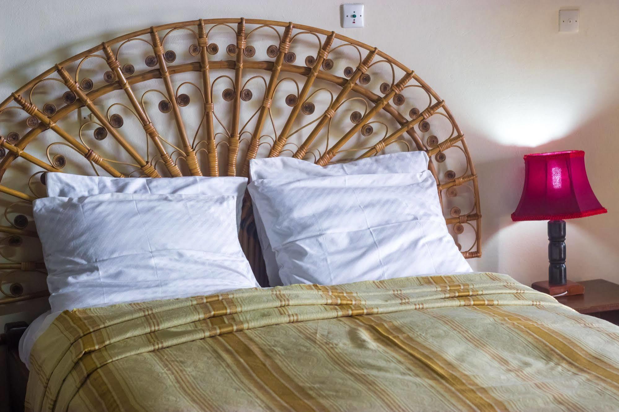 Hotel Azur Яунде Екстер'єр фото