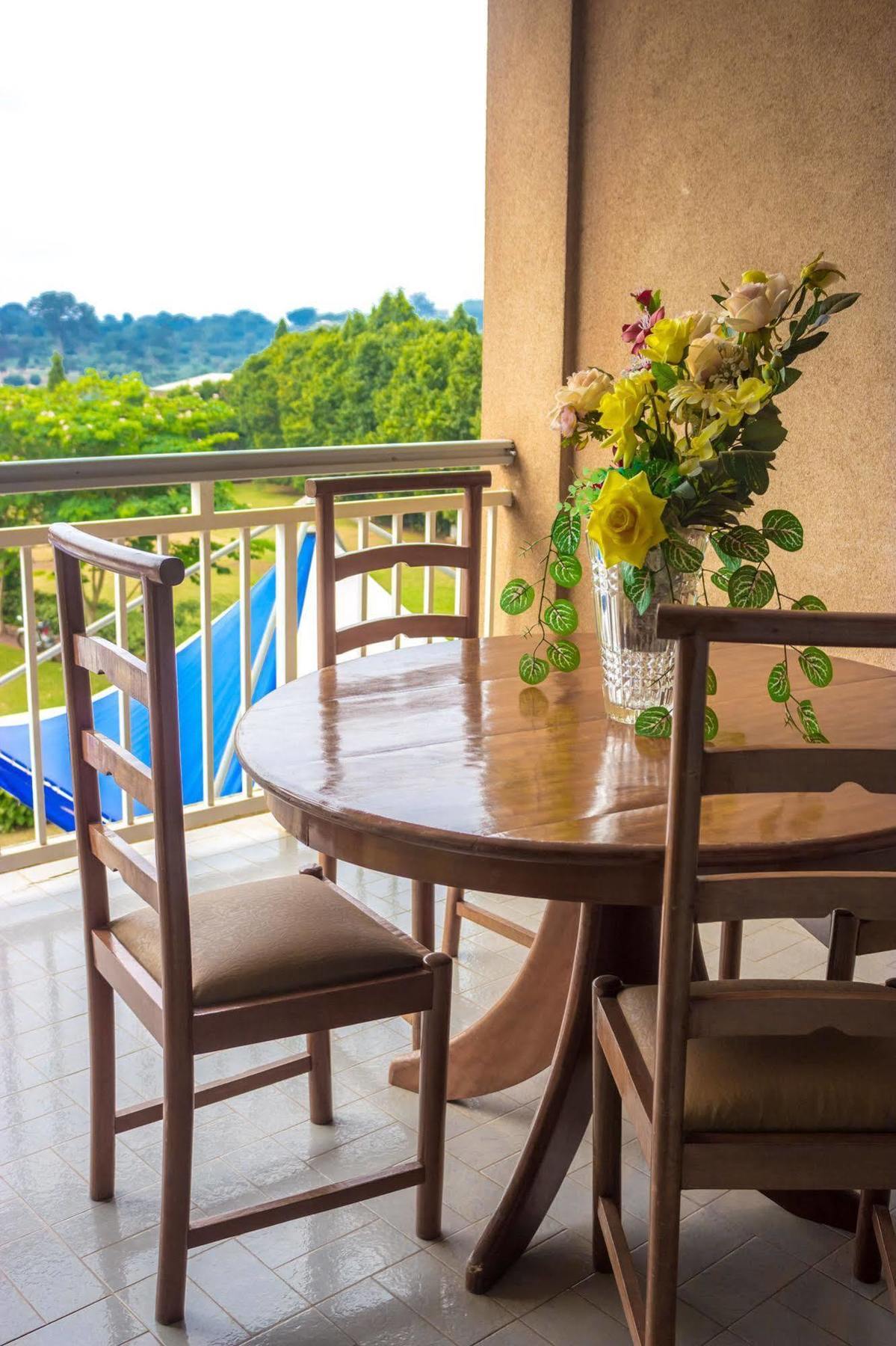Hotel Azur Яунде Екстер'єр фото